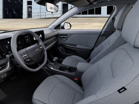 New 2025 Kia K4 EX image 17