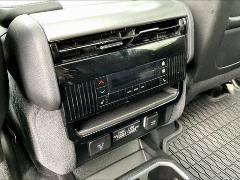 Used 2025 Jeep Wagoneer Series II w/ Convenience Group I AWD/4WD image 10