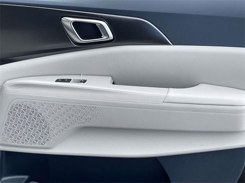 New 2026 Kia Carnival SX w/ SX Dark Edition Package image 12