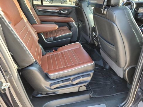 Used 2024 GMC Yukon XL Denali Ultimate w/ LPO, Floor Liner Package AWD/4WD image 12