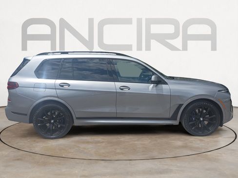 Used 2024 BMW X7 xDrive40i w/ M Sport Package AWD/4WD image 11
