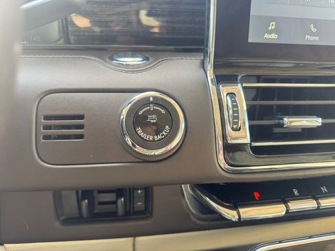 Used 2021 Lincoln Navigator L Black Label w/ Special Edition Package AWD/4WD image 28