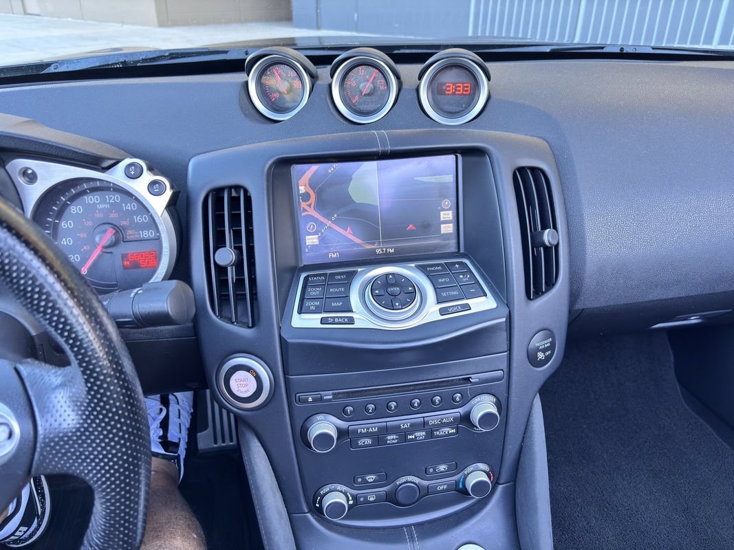 Used 2011 Nissan 370Z Touring w/ Sport Pkg RWD image 16