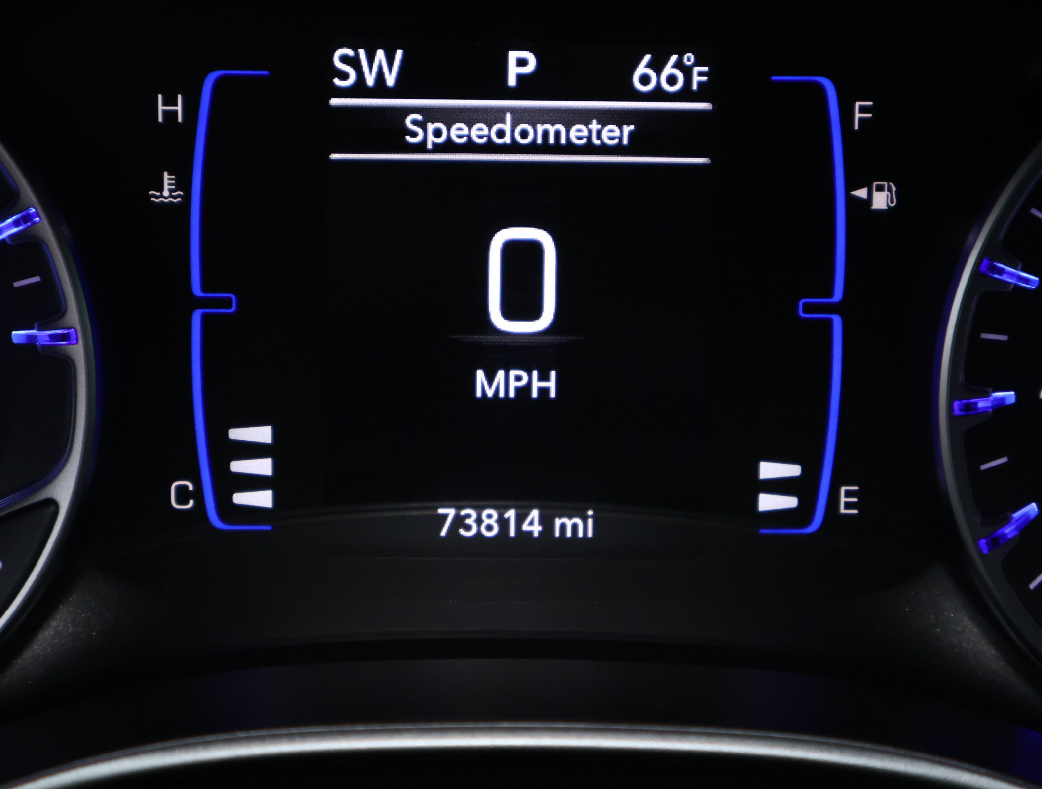 Used 2024 Chrysler Voyager LX FWD image 4