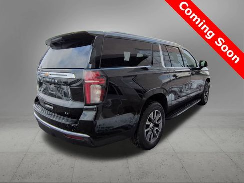 Used 2022 Chevrolet Suburban LT w/ Luxury Package image 6