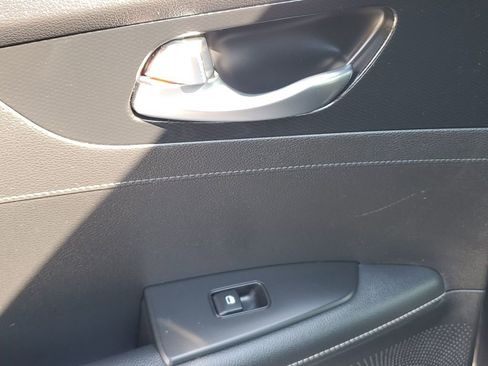 Used 2023 Kia Forte GT-Line w/ GT-Line Technology Package image 45