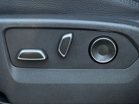 Used 2025 GMC Yukon XL Denali image 21