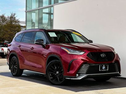 Used 2023 Toyota Highlander XSE