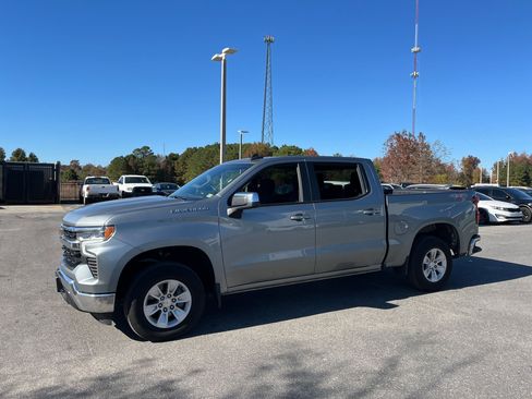 Used 2025 Chevrolet Silverado 1500 LT image 4