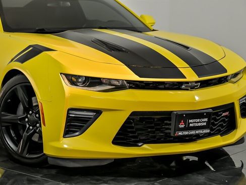 Used 2017 Chevrolet Camaro SS RWD image 2