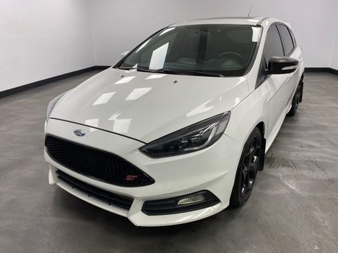 Used 2016 Ford Focus ST FWD image 2