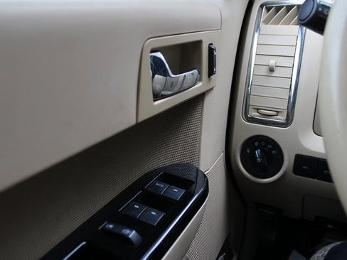 Used 2010 Ford Escape Limited image 22