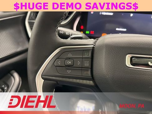 New 2025 Jeep Grand Cherokee Altitude AWD/4WD image 25