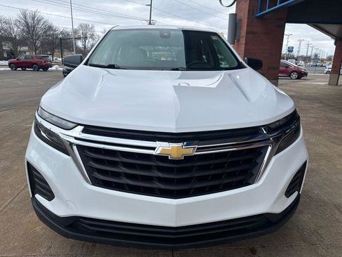 Used 2023 Chevrolet Equinox LS image 3