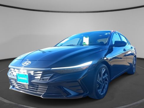 Used 2024 Hyundai Elantra SEL w/ Convenience Package image 14