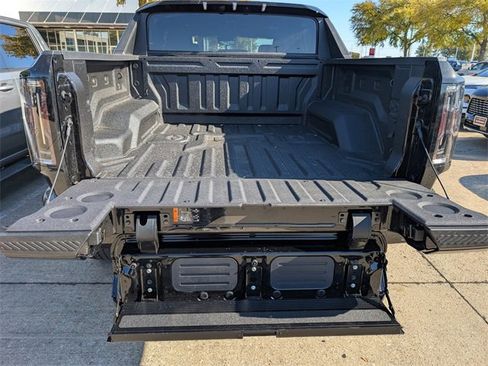 New 2026 GMC Hummer EV 4x4 Crew Cab image 7