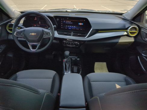 Used 2024 Chevrolet Trax LT w/ Driver Confidence Package FWD image 26