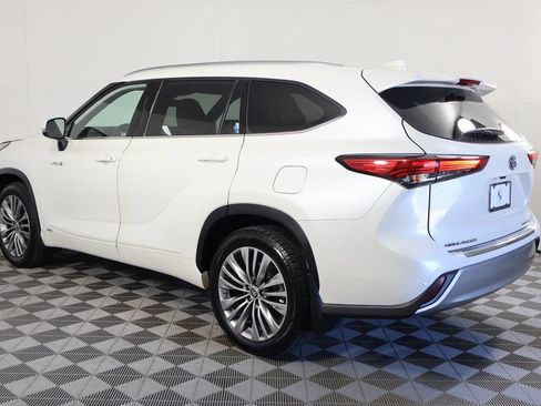 Used 2020 Toyota Highlander Platinum AWD/4WD image 6