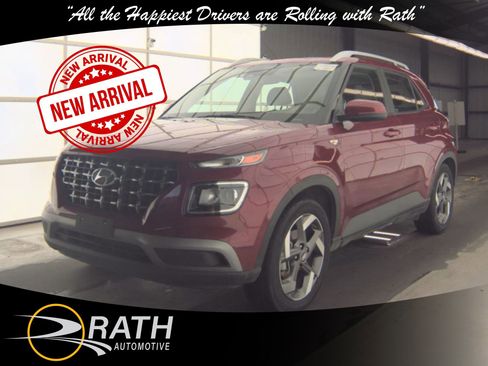Used 2024 Hyundai Venue SEL image 1