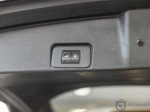 Used 2022 Nissan Rogue Platinum w/ Head-Up Display Package image 17