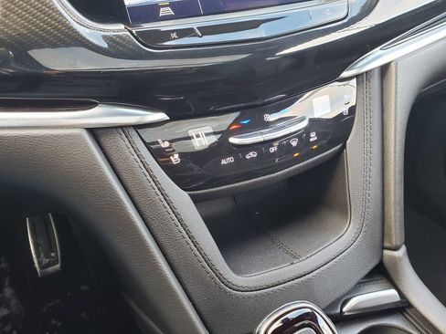 Used 2022 Cadillac XT6 Sport w/ LPO, Onyx Lite Package image 37