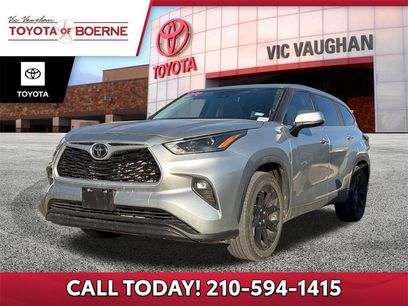 Used 2023 Toyota Highlander LE