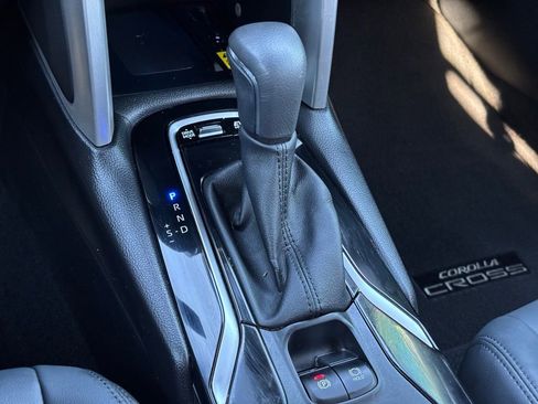 Used 2023 Toyota Corolla Cross XSE image 22