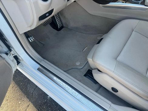 Used 2014 Mercedes-Benz E 350 4MATIC Sedan image 20