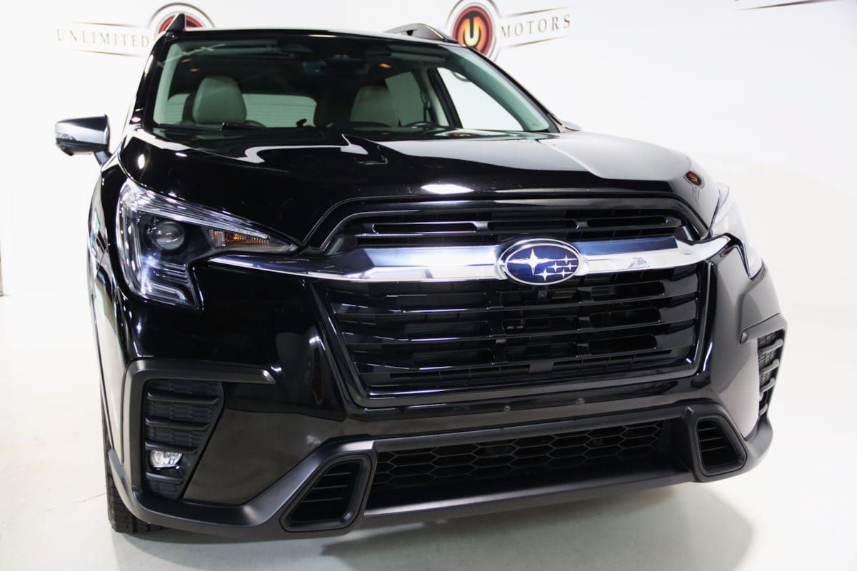 Used 2023 Subaru Ascent Limited w/ Technology Package AWD/4WD image 25