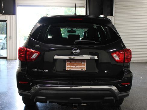 Used 2018 Nissan Pathfinder SL w/ Cargo Package FWD image 5