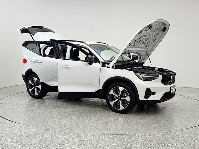 New 2026 Volvo XC40 B5 Plus w/ Protection Package Premier AWD/4WD image 10