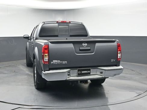 Used 2018 Nissan Frontier SV image 4