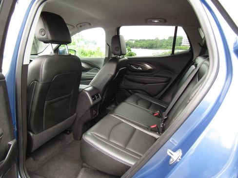 Used 2024 GMC Terrain SLT AWD/4WD image 13