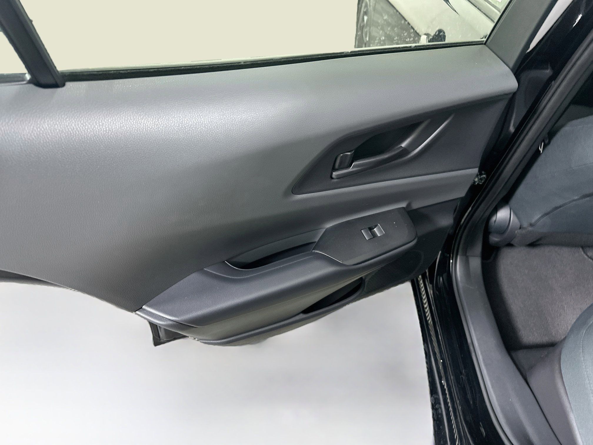 Used 2026 Toyota Prius LE FWD image 26
