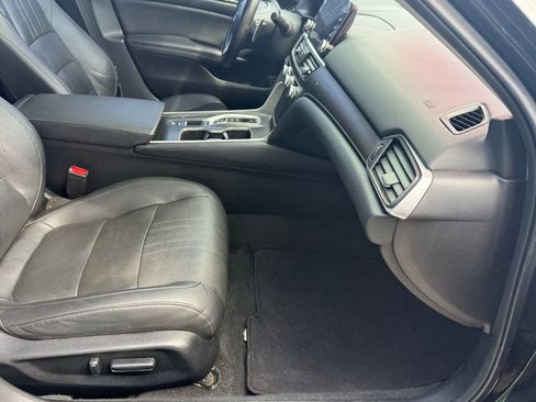 Used 2020 Honda Accord Touring image 18