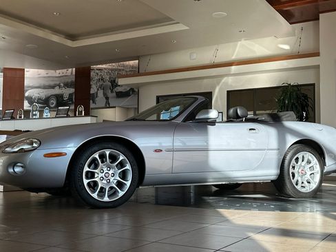 Used 2002 Jaguar XK8 Convertible RWD image 29