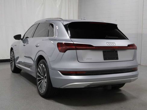 Used 2019 Audi e-tron Prestige w/ Prestige Package AWD/4WD image 3