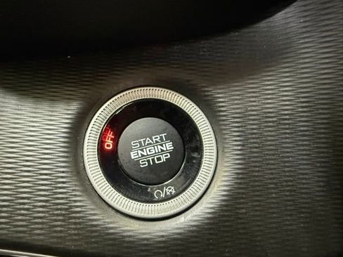 Used 2023 Jeep Grand Cherokee L Altitude image 15