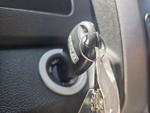 Used 2017 RAM 1500 Express RWD image 16