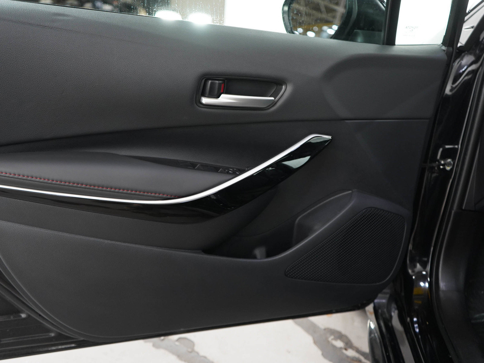 Used 2025 Toyota Corolla XSE FWD image 19