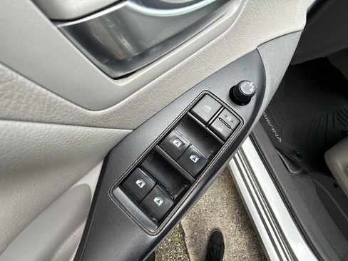 Used 2020 Toyota Sienna LE FWD image 14