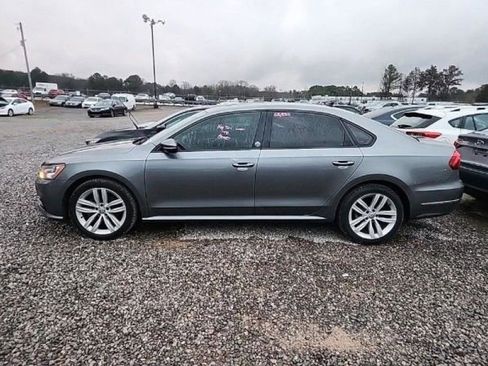 Used 2019 Volkswagen Passat 2.0T Wolfsburg w/ Wheels & Sunroof Package image 9
