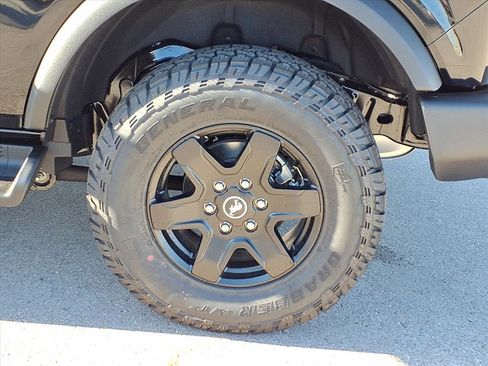 New 2025 Ford Bronco Outer Banks w/ Black Appearance Package image 22