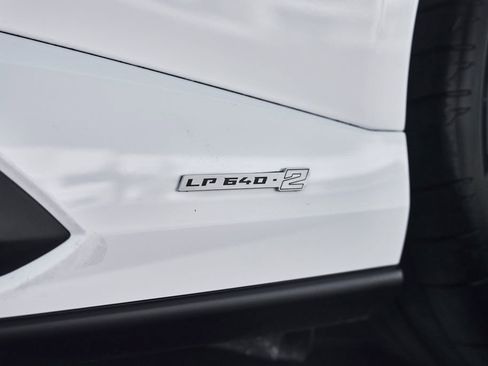 Used 2023 Lamborghini Huracan Tecnica RWD image 9