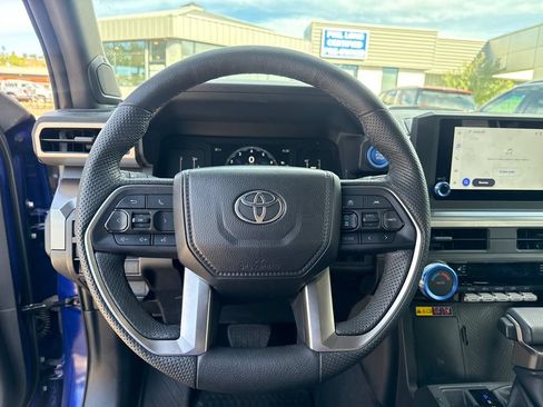 Used 2025 Toyota Tacoma SR5 AWD/4WD image 14
