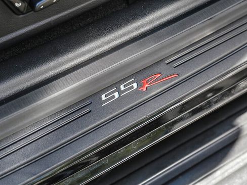 Used 2005 Chevrolet SSR w/ Preferred Equipment Group image 27