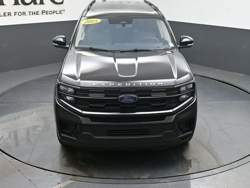 Used 2025 Ford Expedition Active AWD/4WD image 63