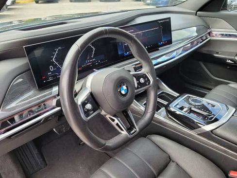 Used 2025 BMW 740i RWD image 21