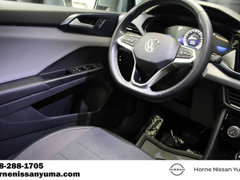 Used 2023 Volkswagen Taos SE w/ Panoramic Sunroof Package FWD image 10