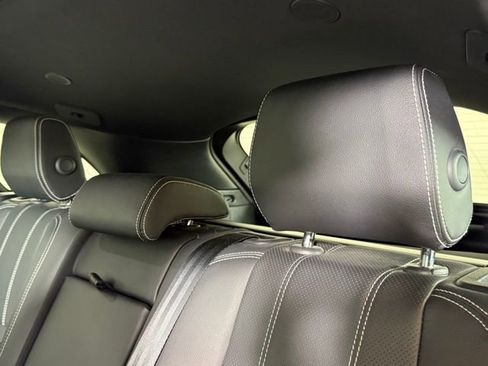 Used 2022 Land Rover Range Rover Velar R-Dynamic S image 22